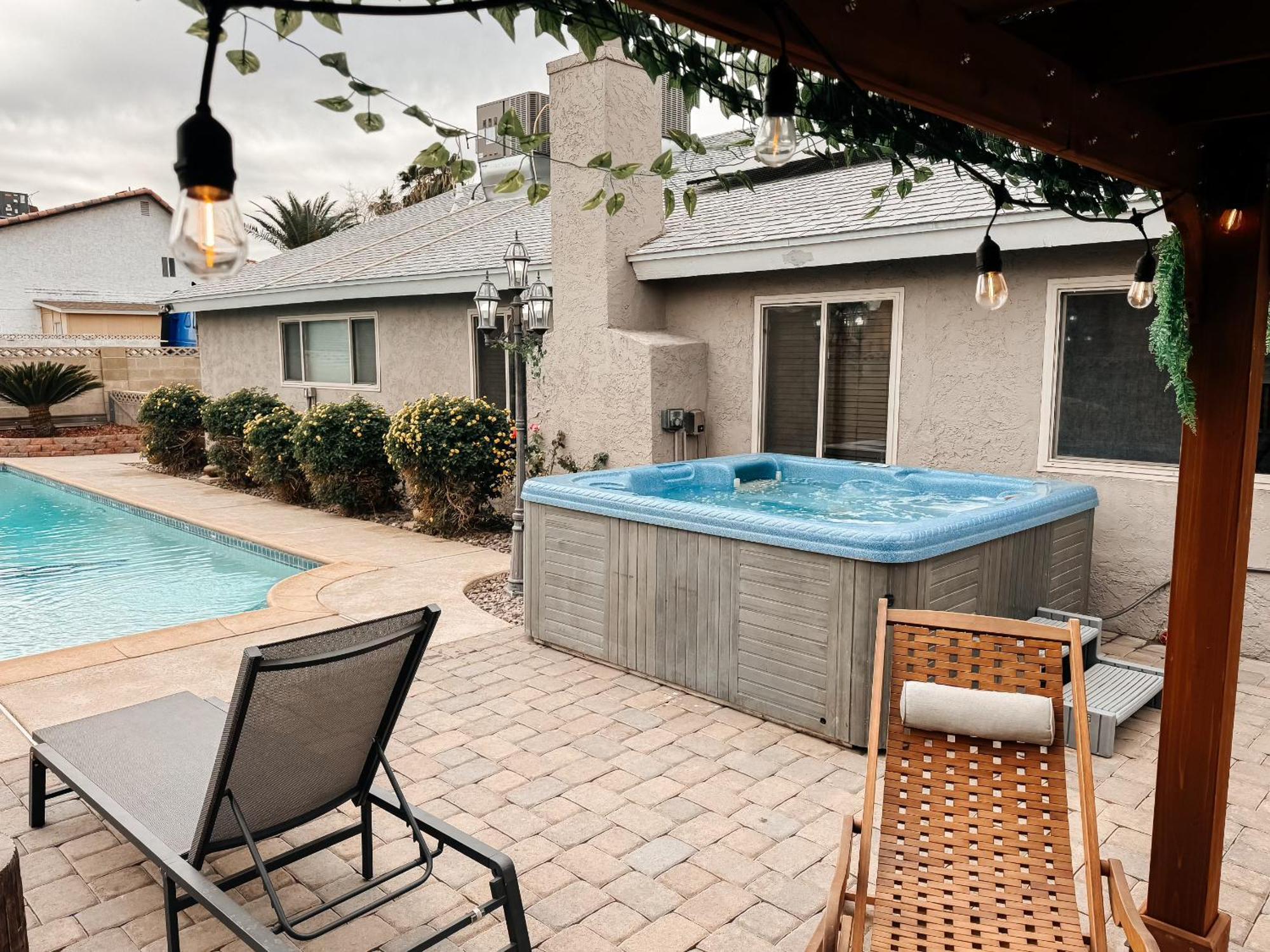 Beautiful Spacious 3 Bedroom House Tesla Connect