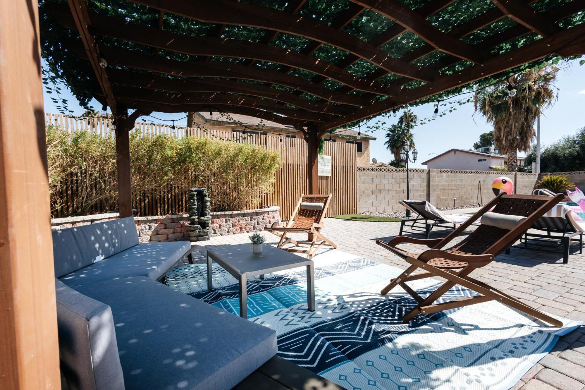 Beautiful Spacious 3 Bedroom House Tesla Connect * Las Vegas