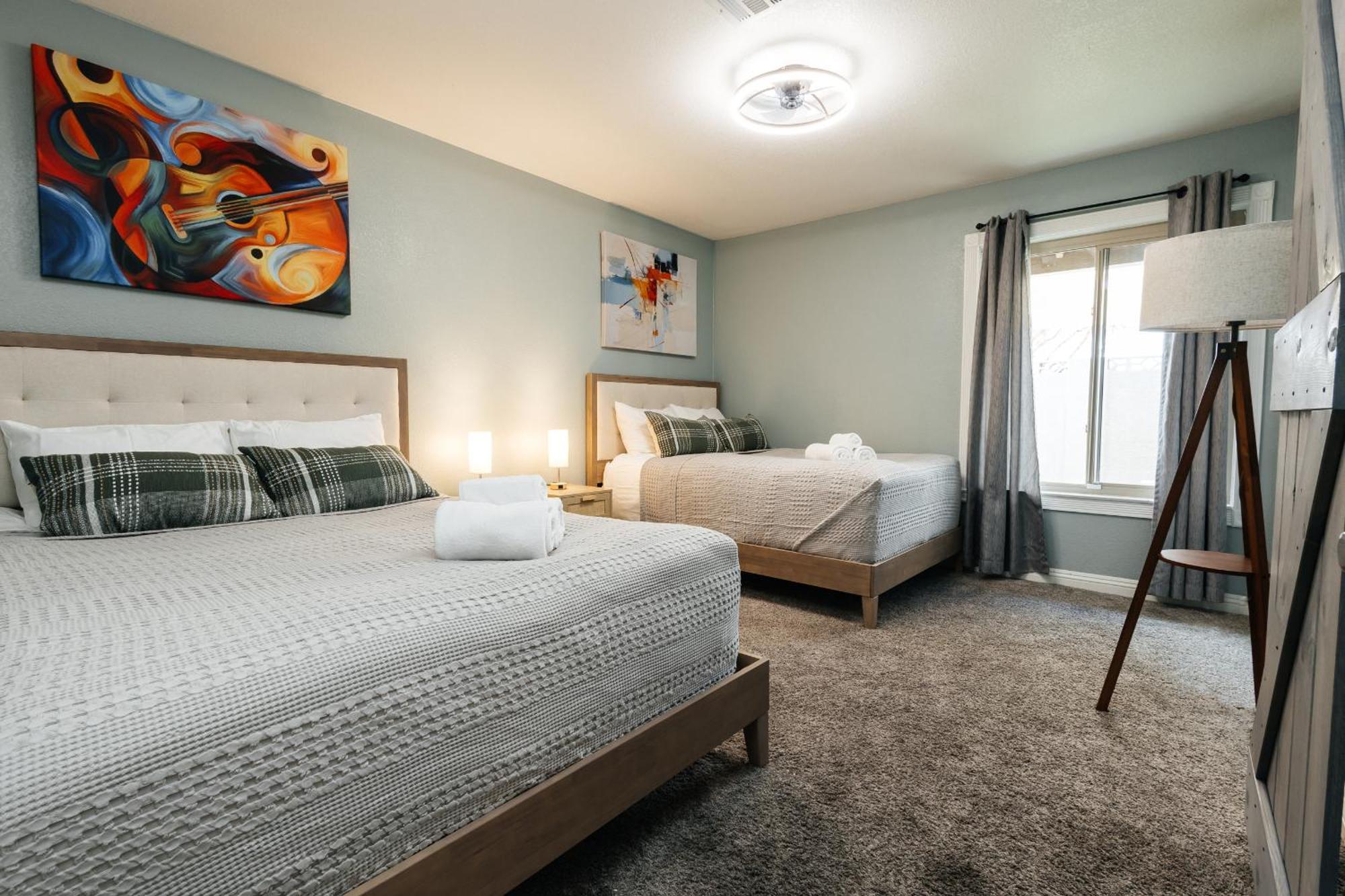 Beautiful Spacious 3 Bedroom House Tesla Connect Сasa de vacaciones *