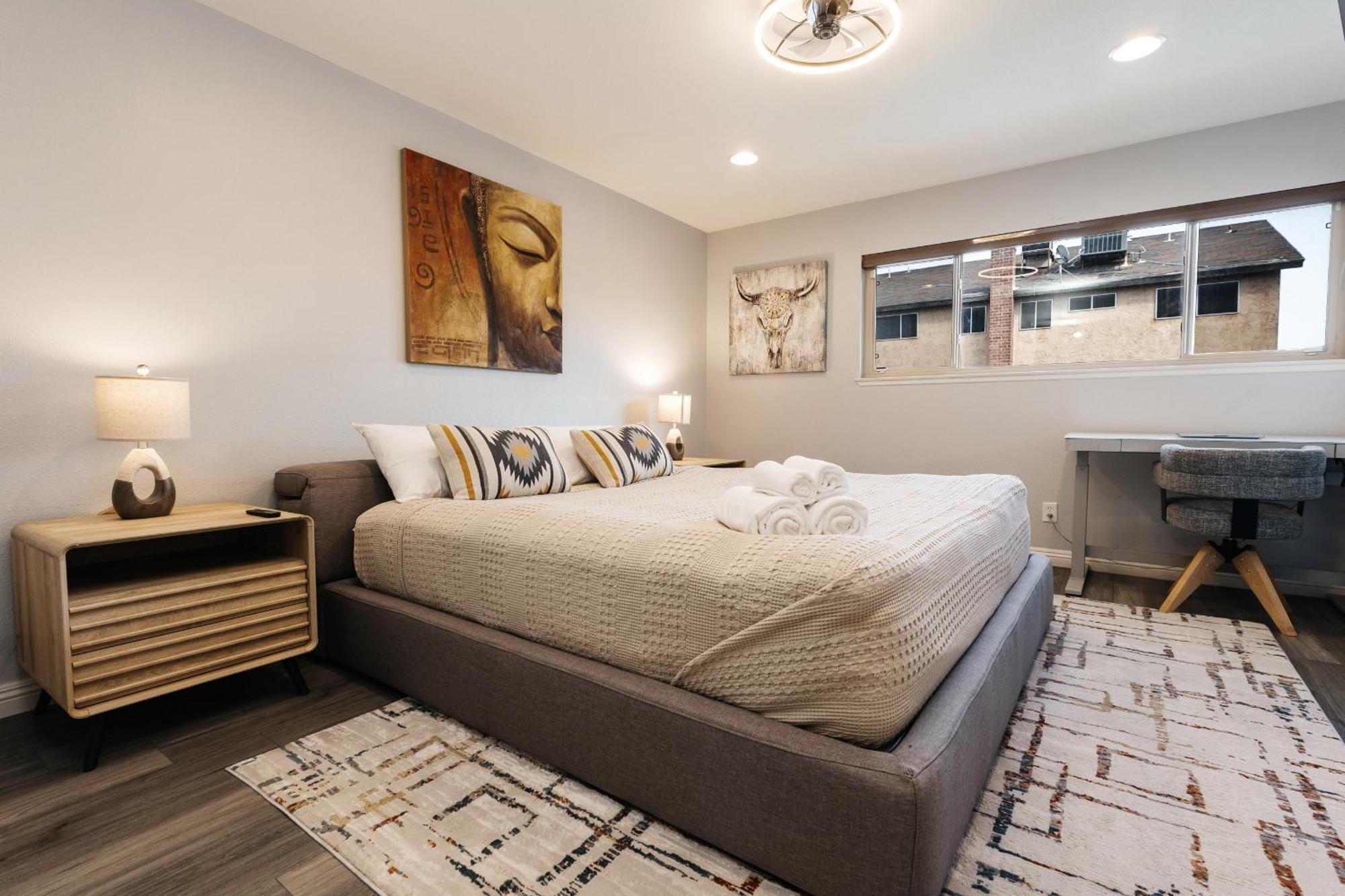 Beautiful Spacious 3 Bedroom House Tesla Connect Las Vegas